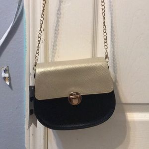 Crossbody purse